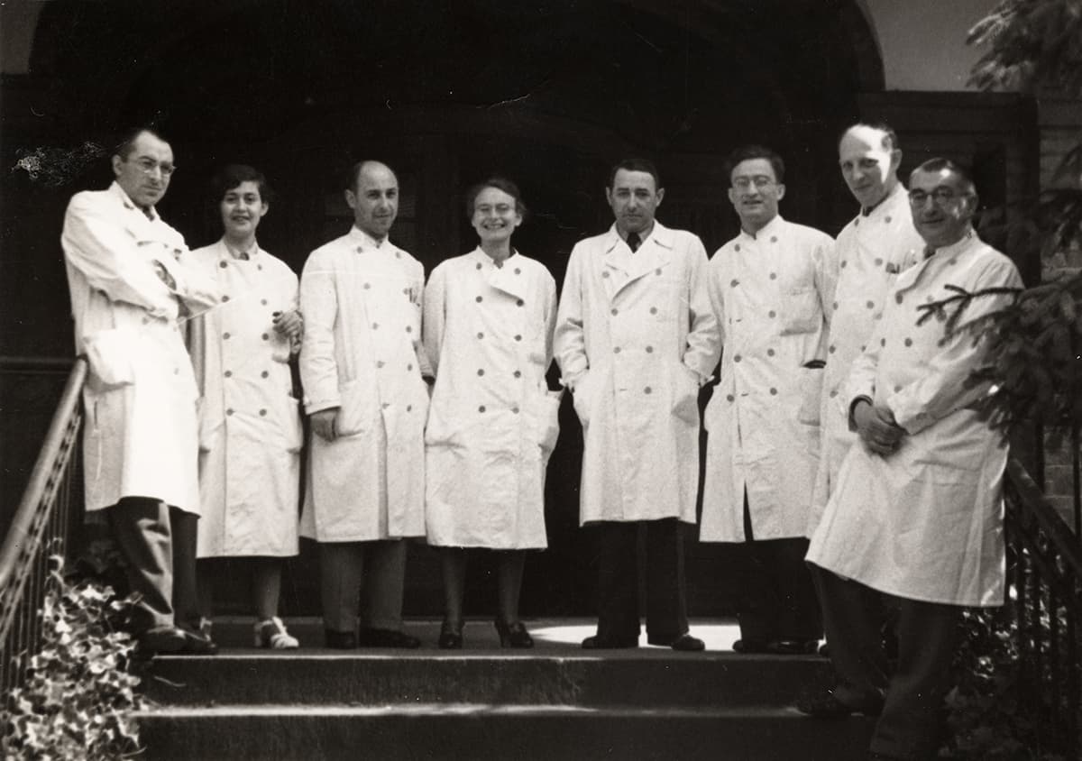 Gruppenfoto: Ärzt*innen des jüdischen Krankenhauses Köln-Ehrenfeld, um 1937. 