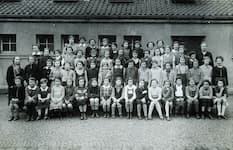 Class photo of the Israelite Elementary School Lützowstraße with student Lilo Tobar