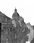 b/w photo of the sinagogue